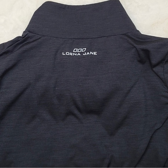 EUC! Lorna Jane Active Side Neck Half Zip - Picture 4 of 6